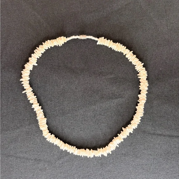 Y2K White Pukka Shell Necklace 🐚 - Picture 2 of 2